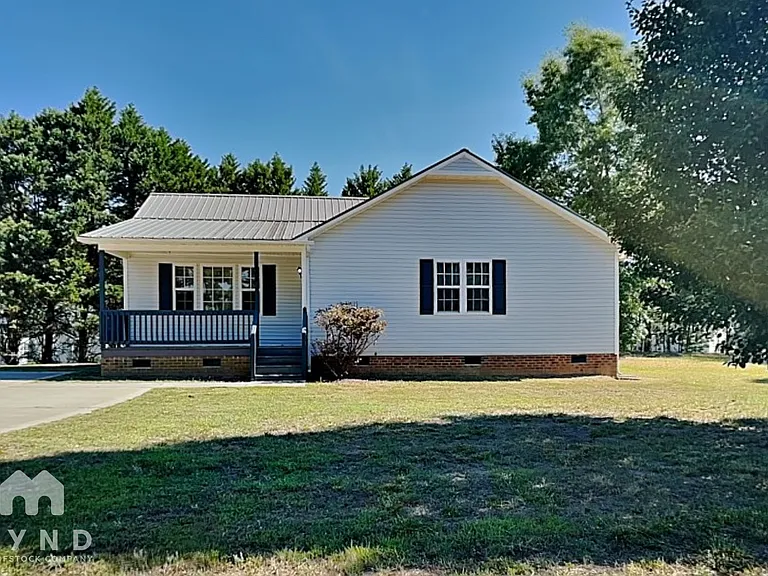 105 Mary Michael Ln — Photo 1