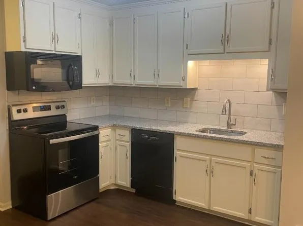 140 Heritage Ln, Hamburg, NJ 07419