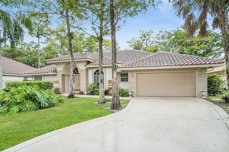 1st image of 4872 NW 66th Ave