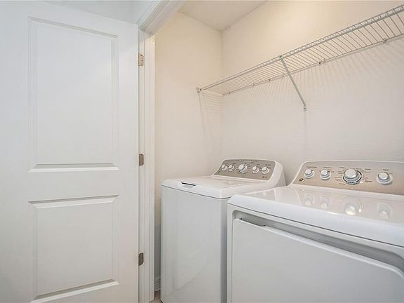 5th image of 8521 Daybreak St