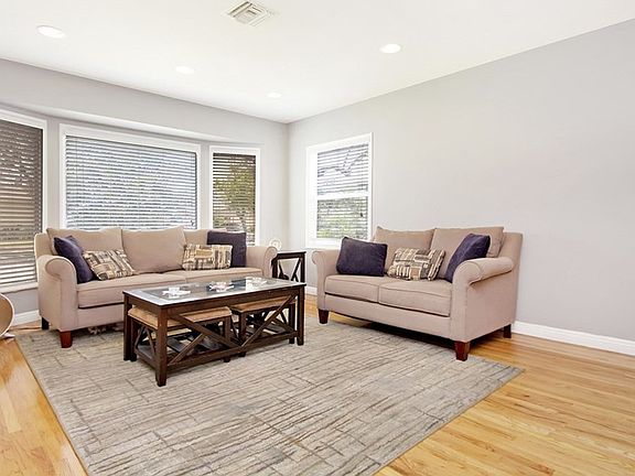 5th image of 13900 Oval Dr