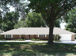 46 W Cedar Ridge Rd, Broken Arrow, OK 74011