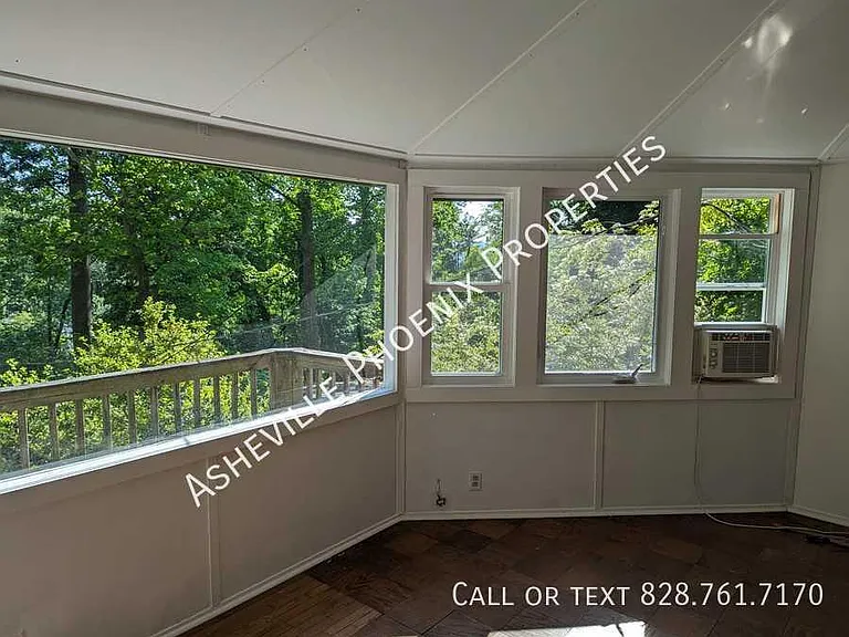 25 Howland Rd #R8 — Photo 5