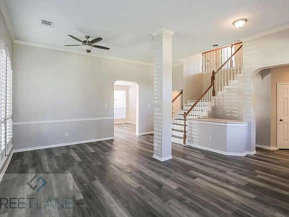 3rd image of 2122 Larkspur Dr