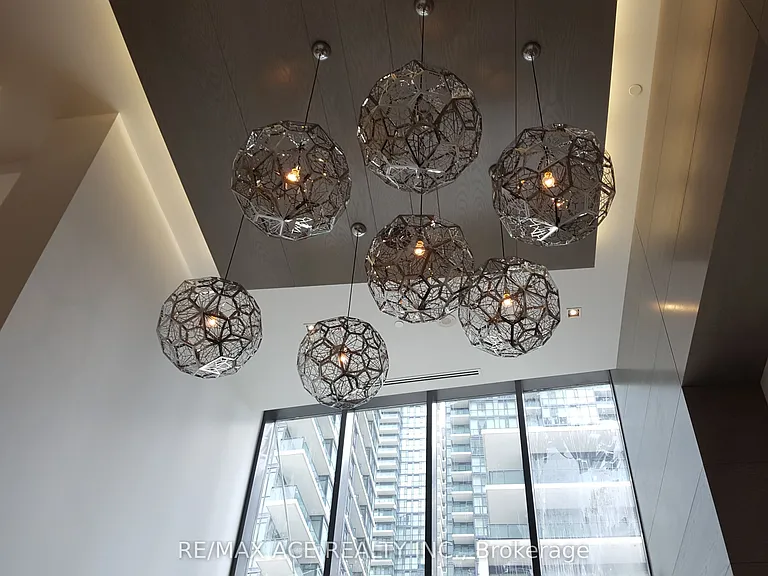 510 Curran Pl #Penthouse 3 — Photo 2