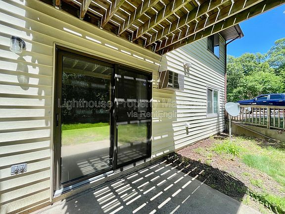 2nd image of 2972 Vineland Ave SE