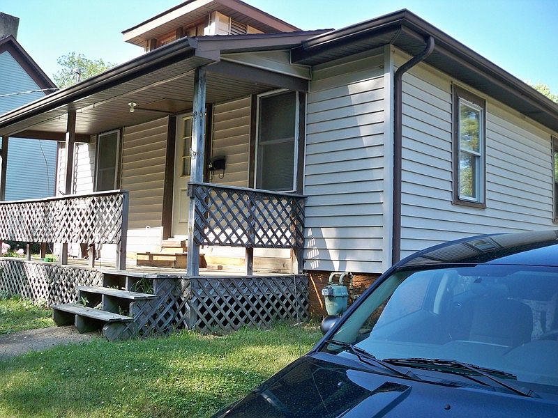 1st image of 457 E Warren St