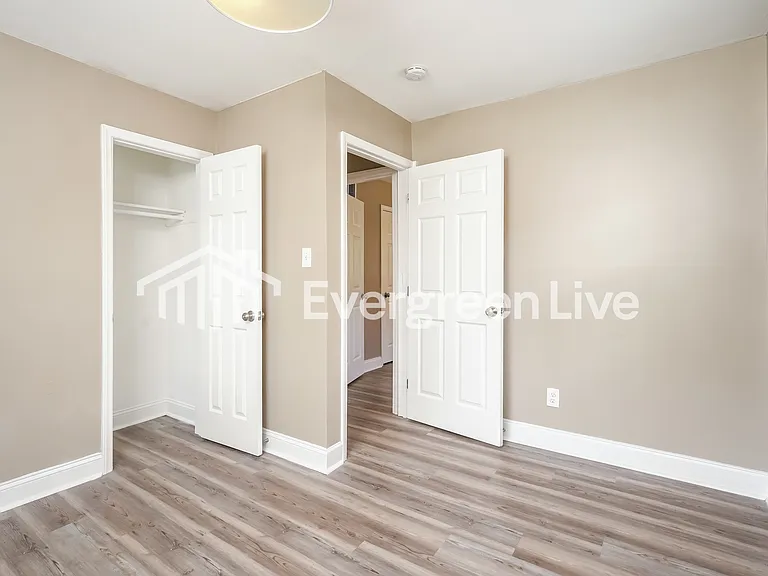 1706 Eastwood Ave — Photo 8