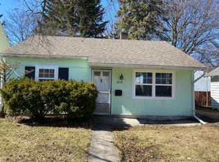 2110 Ray St, Lansing, MI 48910