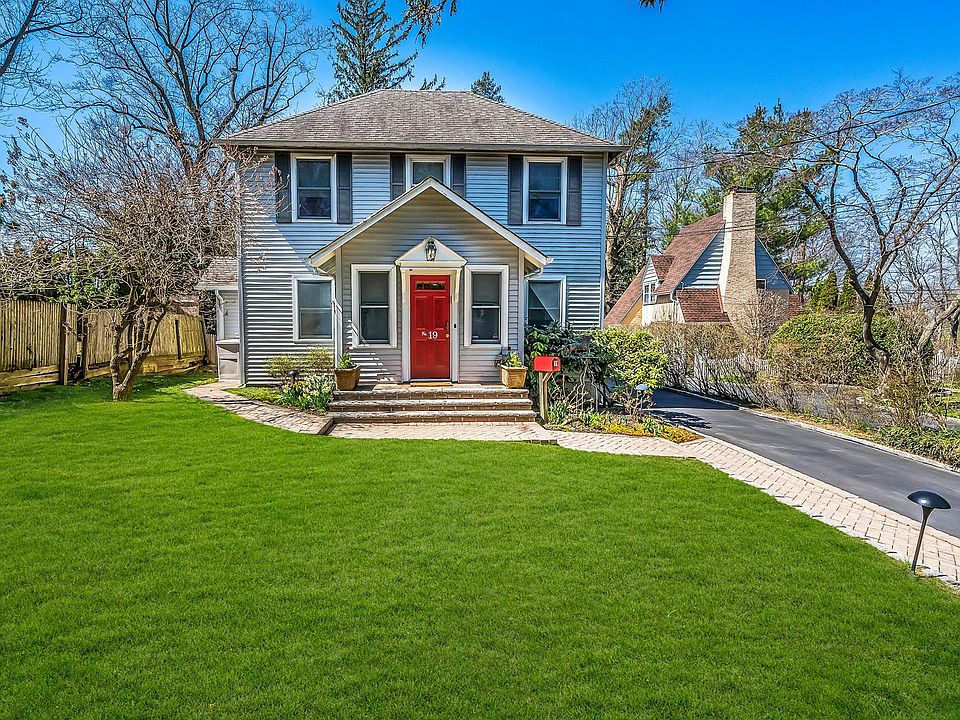 1st image of 19 Cody Ave