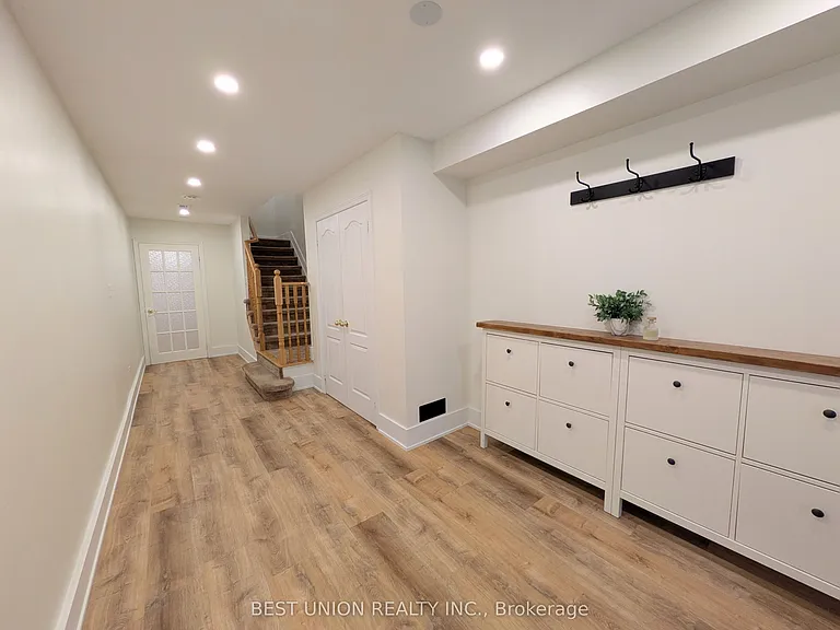 1596 Brandy Ct — Photo 3