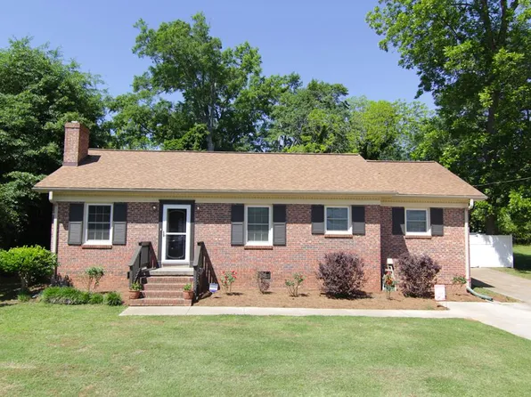313 N Cambridge St, Ninety Six, SC 29666