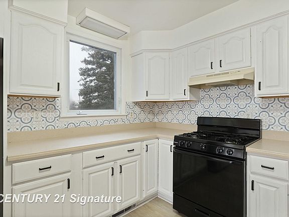 5th image of 4940 Coralberry Rd