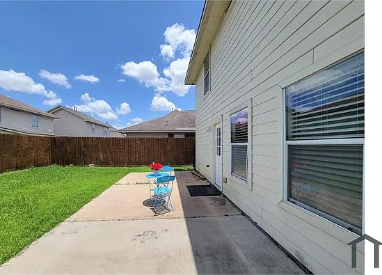19022 Yellow Thrush Dr — Photo 35