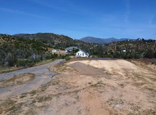 15685 Whispering Woods Trl, Redding, CA 96001