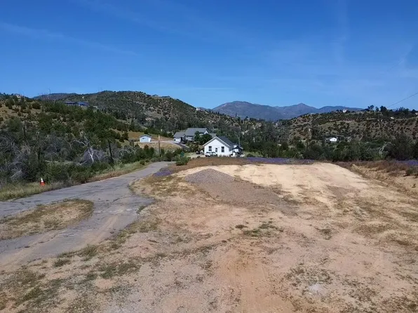 15685 Whispering Woods Trl, Redding, CA 96001