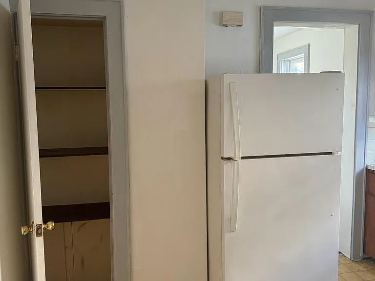 546 Baird St #A — Photo 4