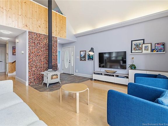 4th image of 268 Jacques St