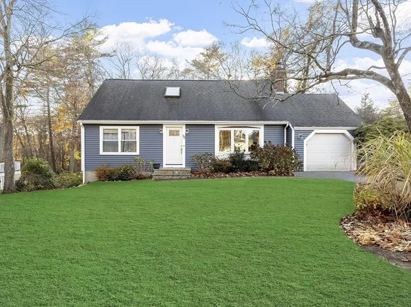 12 Arrowhead Rd, Topsfield, MA 01983