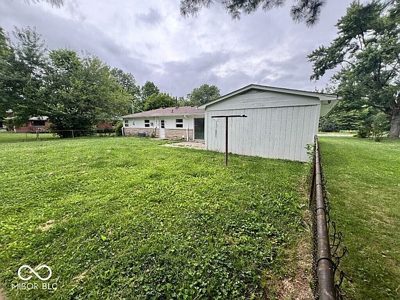 3rd image of 2319 E Loretta Dr