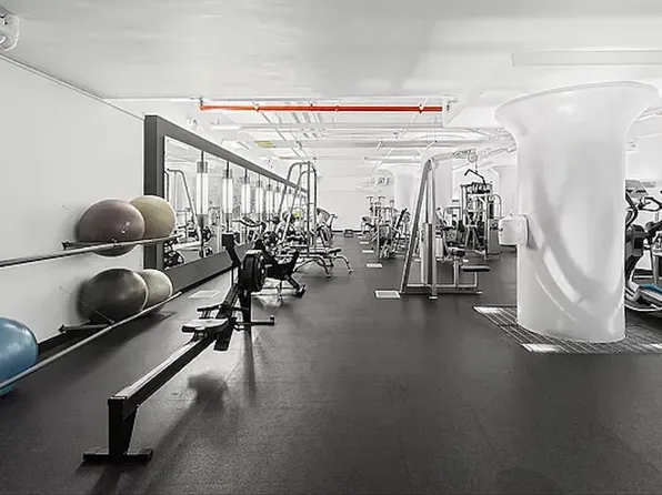 27-28 Thompson Avenue image 16 of 17