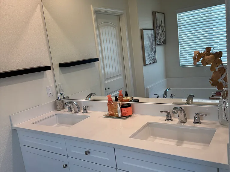 Wyndham Ln — Photo 20
