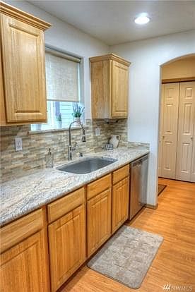 4th image of 119 91st Ave SE APT 8C