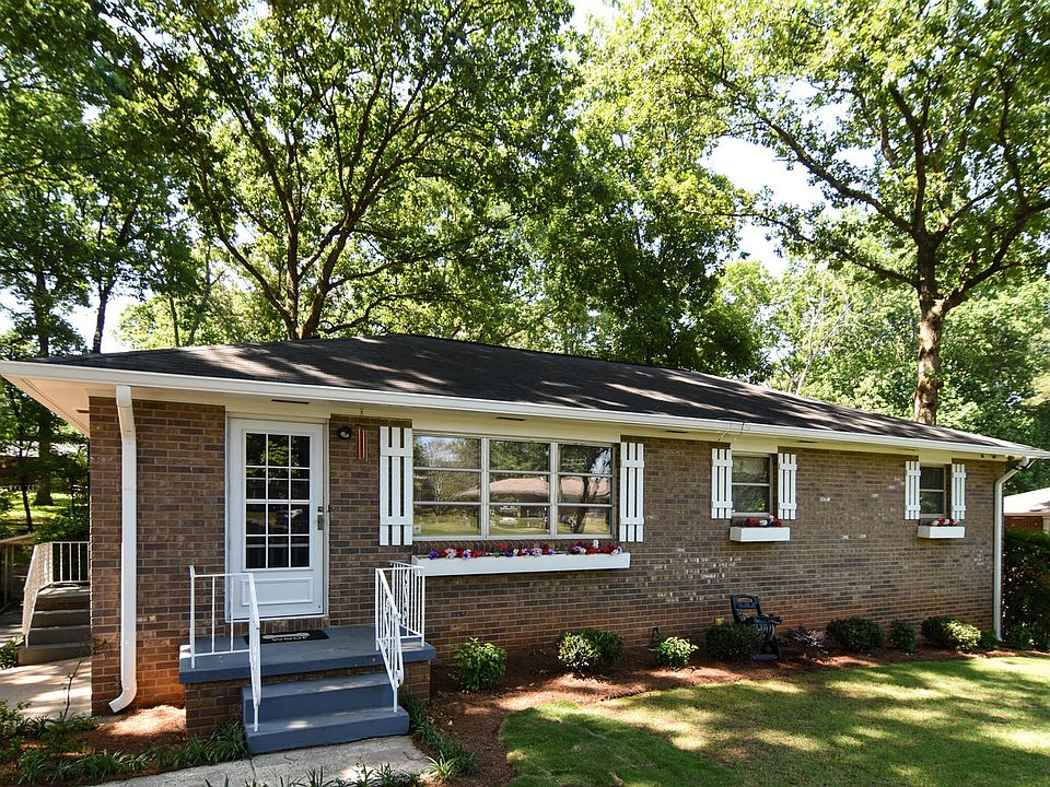 1st image of 2752 Birchwood Way SW