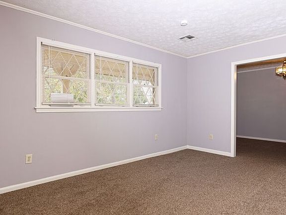 2nd image of 2802 Norwich Dr