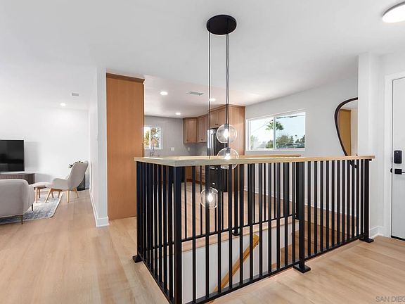 4th image of 361 E Indian Rock Rd