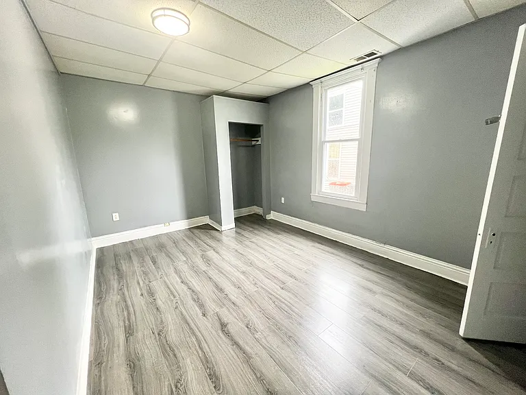 3420 W Jefferson St — Photo 4