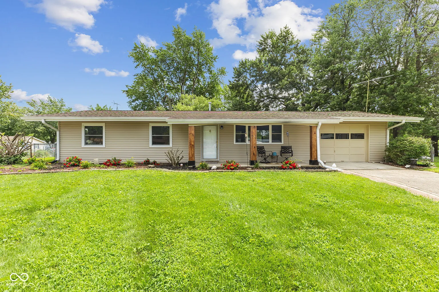 333 Southlane Dr photo 1