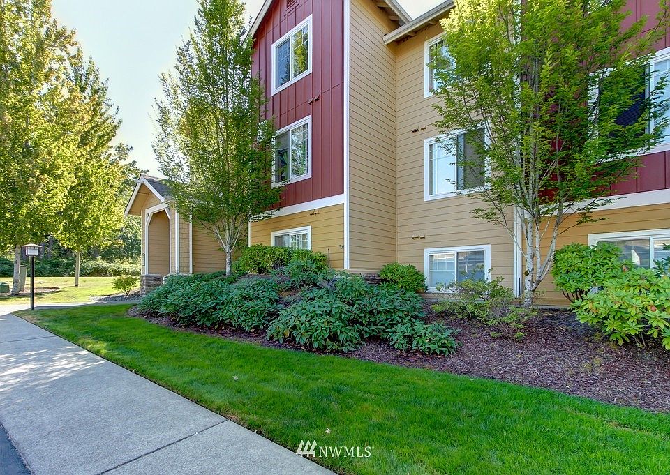 1st image of 710 SE 240th #J101