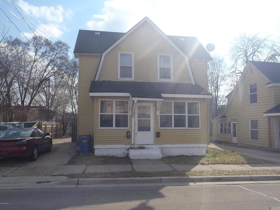 1st image of 744 Baxter St SE #2