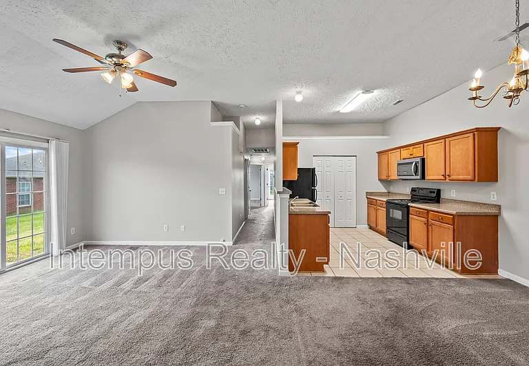 553 Rose Cottage Cir — Photo 1