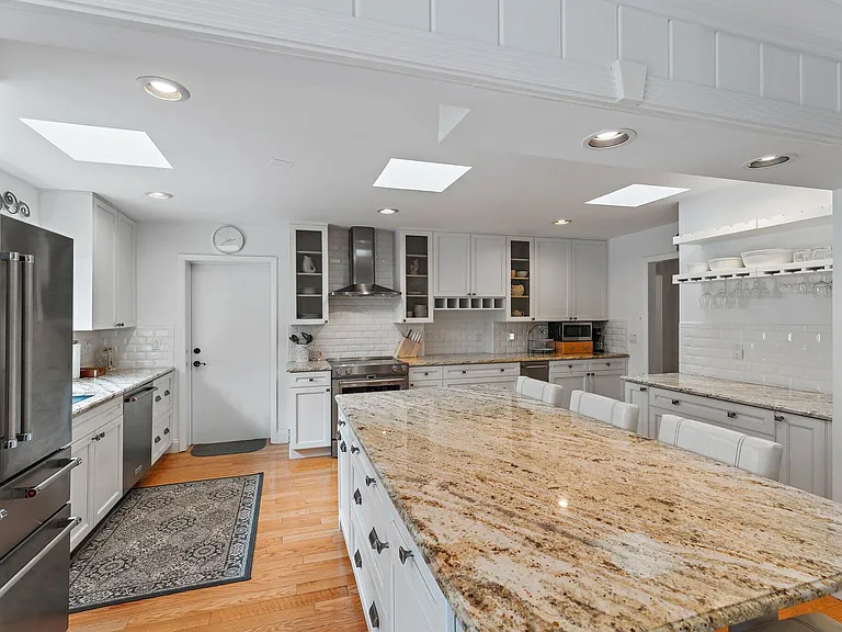 460 Sunrise Way — Photo 23
