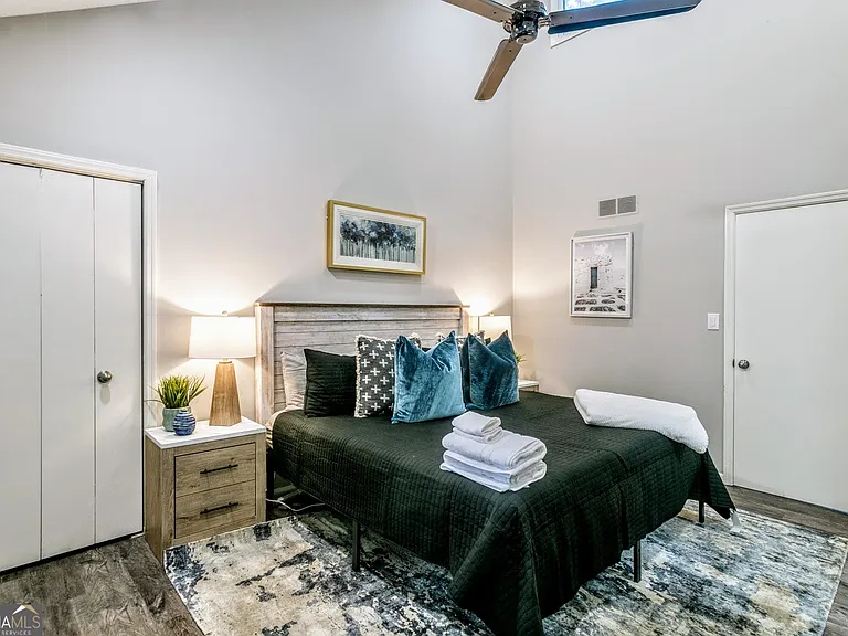 85 Wilhelmina Dr — Photo 22