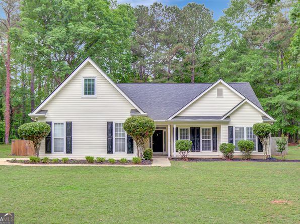35 Wenham Ln, Sharpsburg, GA 30277