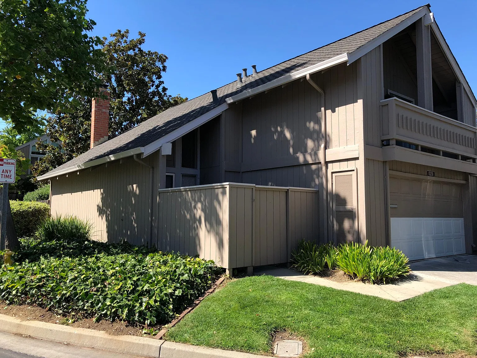 10201 Firwood Dr photo 1