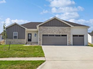 610 NW Concord Ln, Waukee, IA 50263