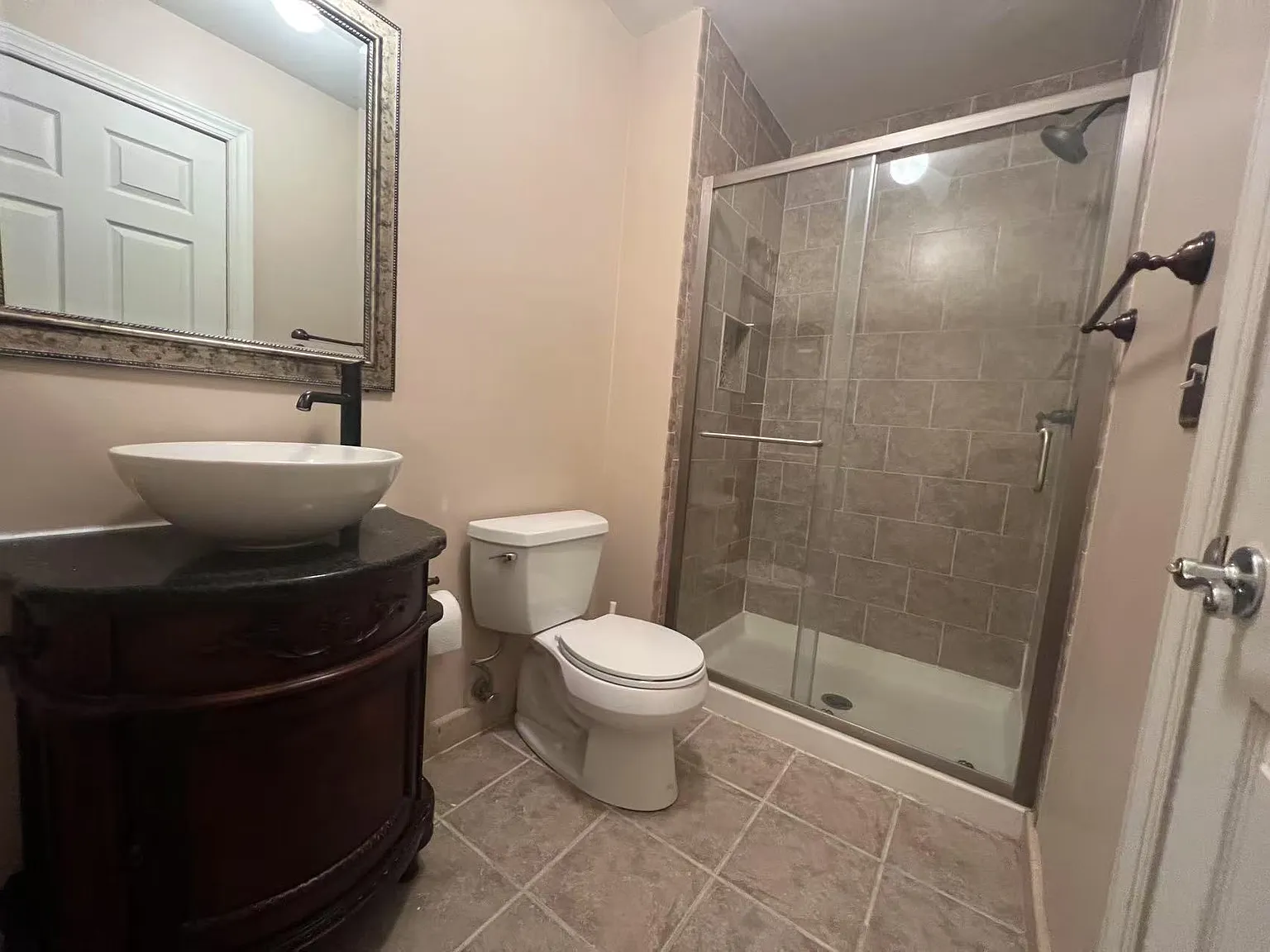 3 bed, 2000 sqft, $3,495 — Photo 3