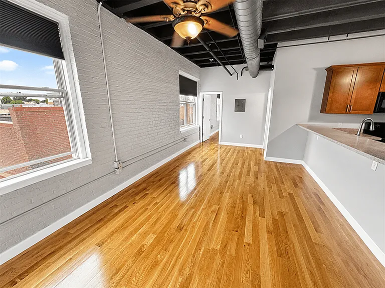 159 W Pearl St #304 — Photo 2