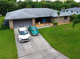 1105 N Town And River Dr, Fort Myers, FL 33919