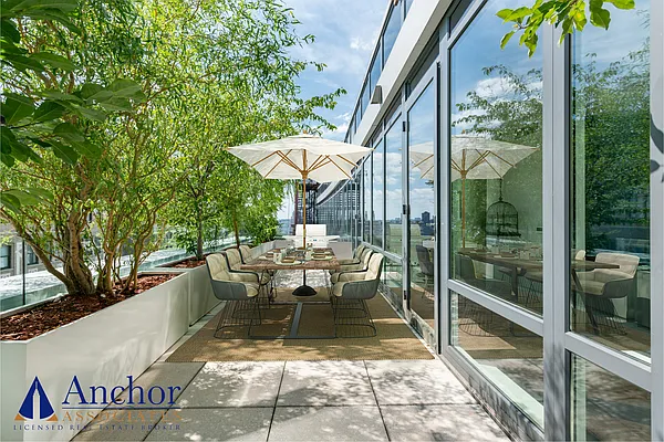 Rented by Anchor Associates | media 10