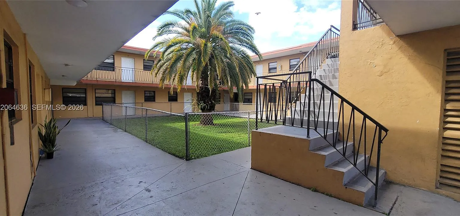 Hialeah 3rd Addn — Photo 1