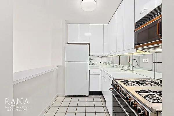 Rented by Keller Williams NYC | media 14