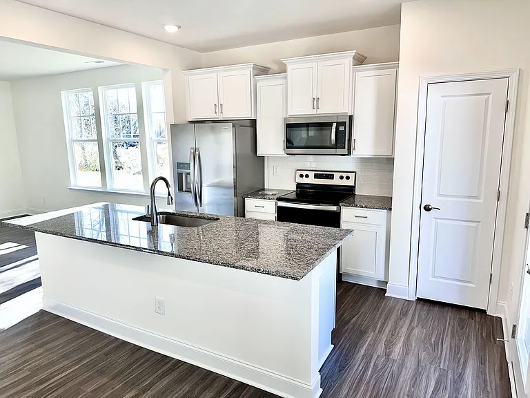 156 Wildflower Cir — Photo 3