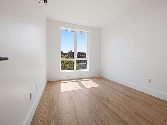 5th image of 105 Hawthorne St #4F