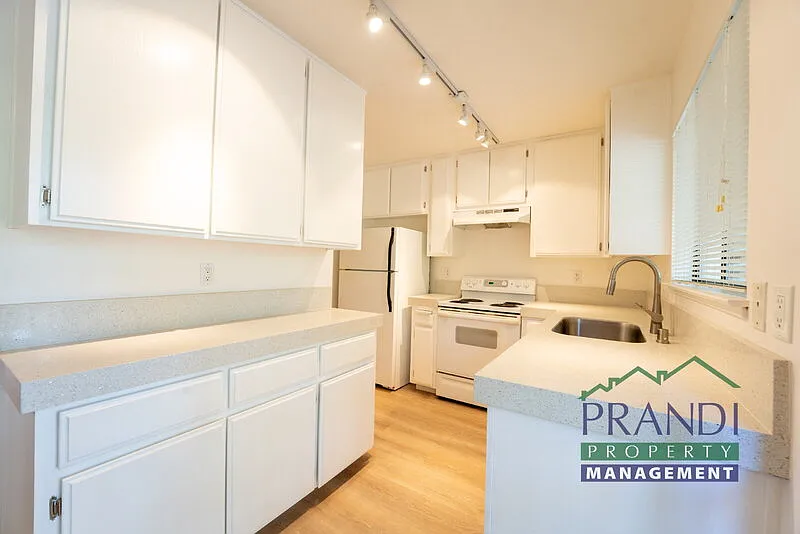 2 bed, 1.5 bath, 954 sqft, $3,475 — Photo 4