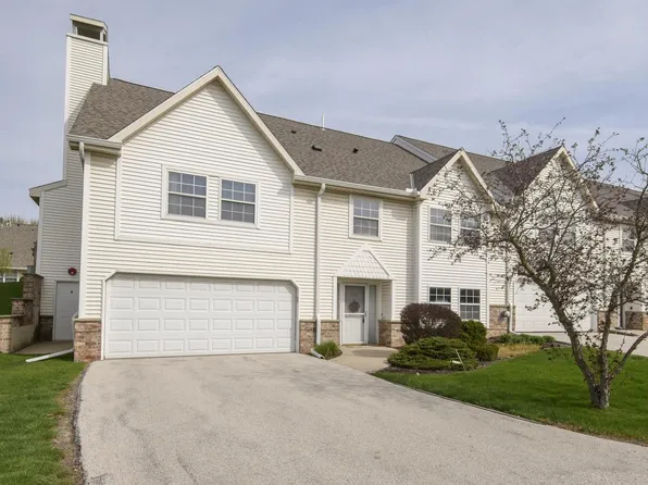 355 Jennifer LANE #8-4, Brookfield, WI 53045